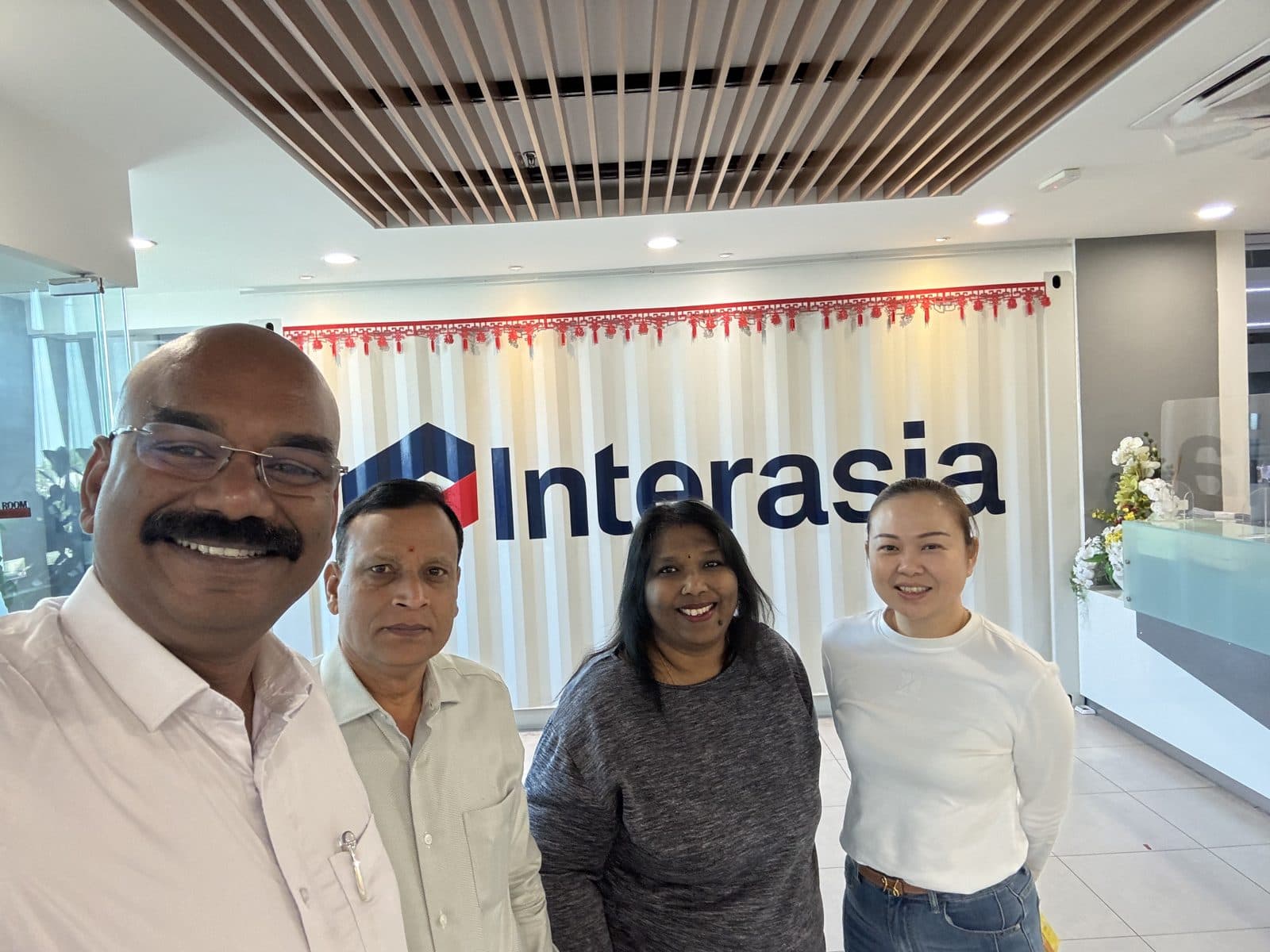 BOSS Container Line leadership meeting a shipping and logistics partner